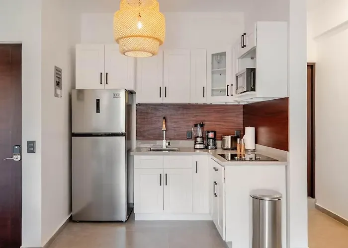 New Listing Luxury In Apartment *