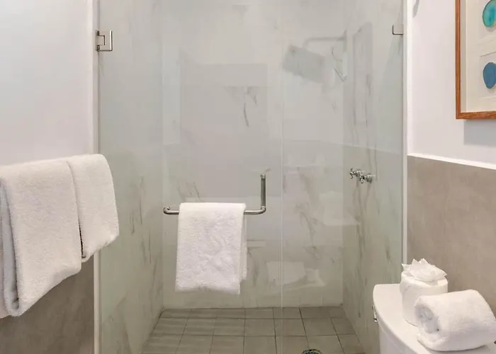 New Listing Luxury In Apartment *